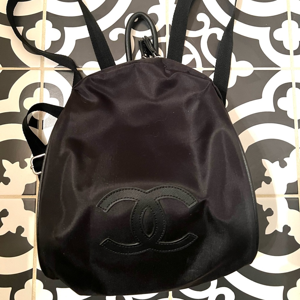 CHANEL backpack in black. New!
